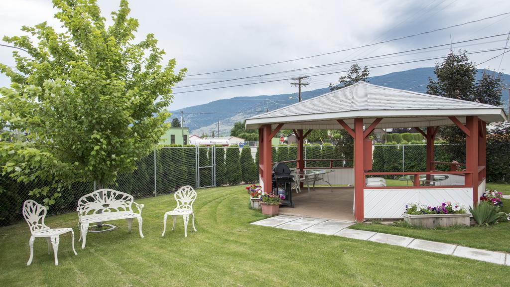 Maple Leaf Motel Inn Towne Osoyoos Exterior foto